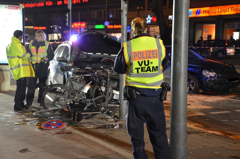 VU Pol Pkw Koeln Mitte Hahnenstr Im Laach P136.JPG